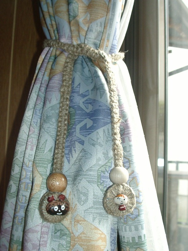 �J�[�e���E�^�b�Z��