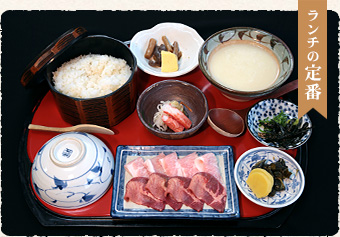 麦飯とろろと牛タン豚トロ盛合せ