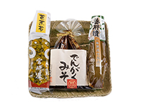 緑釉角皿付